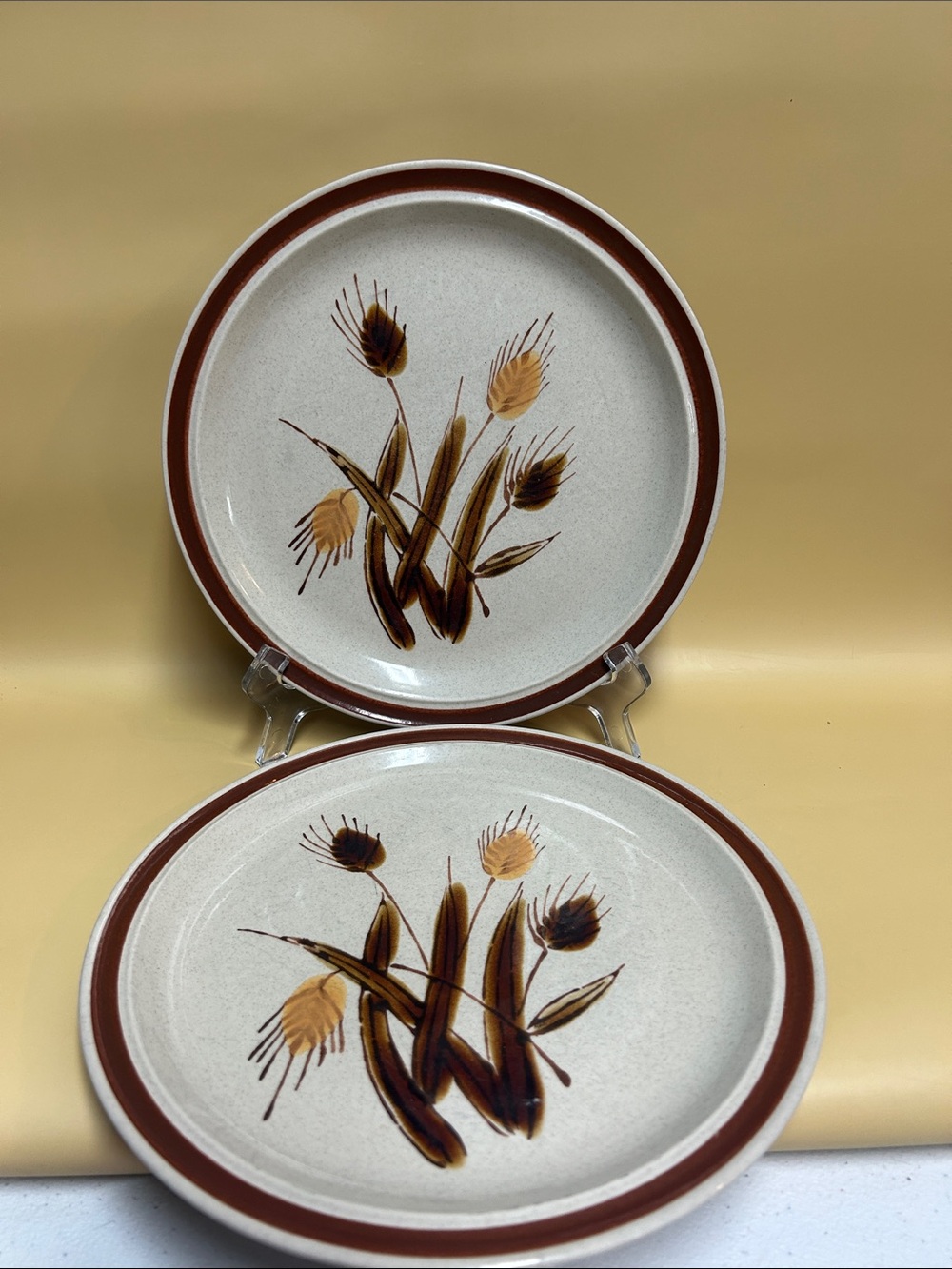 Vintage Northland grès Stoneware hand decorated Wheat Dinnerware- Brown Accent
